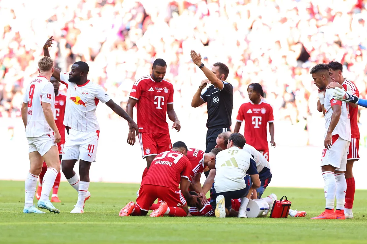 El inesperado momento que paralizó al Bayern: Musiala se desplomó en el césped tras anotar (VIDEO)