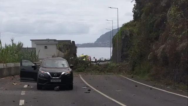 Via Expresso no norte da Madeira encerrada ao trânsito devido a derrocada