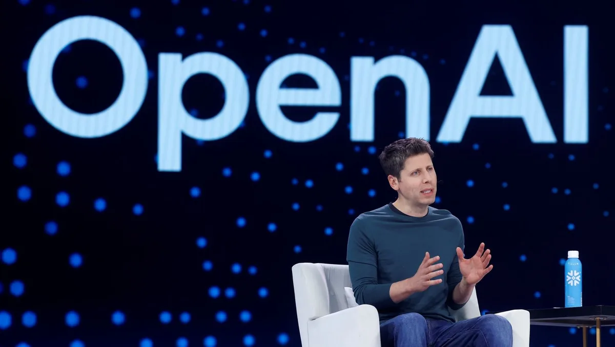 Sem ChatGPT: Sam Altman diz que ainda lida com e-mails manualmente