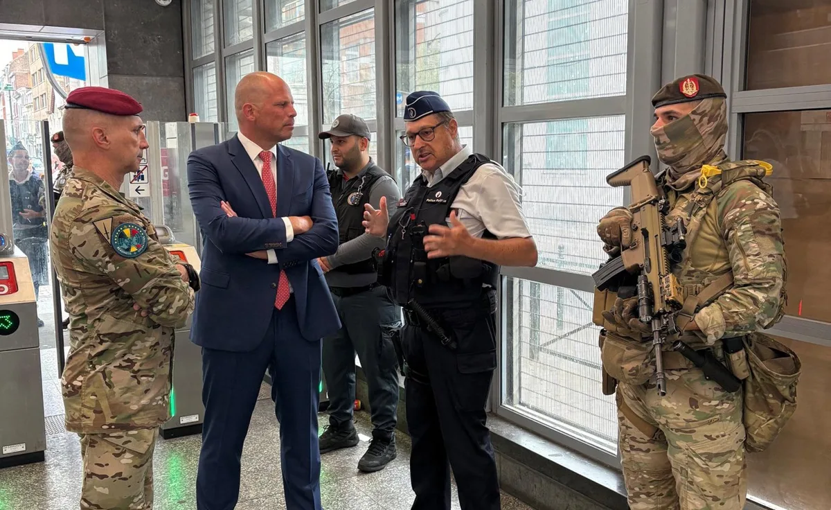 Bélgica despliega a militares junto a la Policía ante la ola de tiroteos en Bruselas