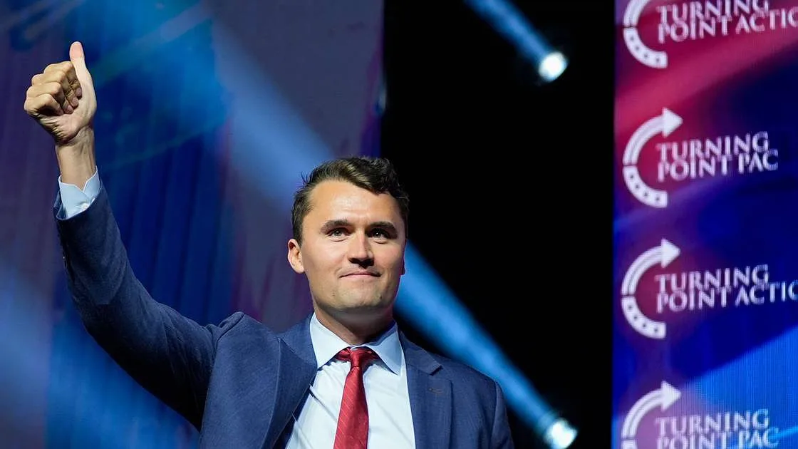 "Fascista! Apanha!: acusação diz que inscrições em balas provam motivação política na morte de Charlie Kirk