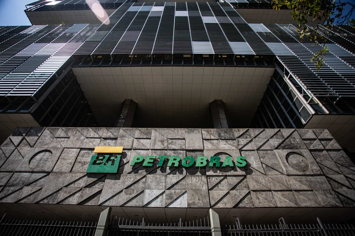 Petrobras reajusta preço médio do querosene de aviação em 13,9%
