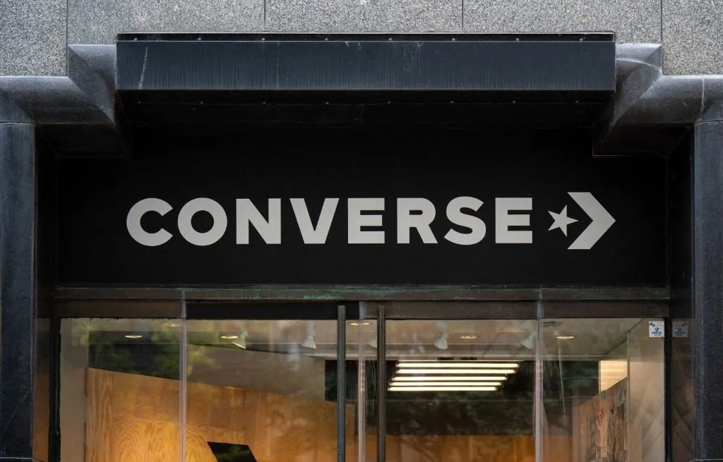 La marque de chaussures Converse s’excuse pour une pub rappelant le Ku Klux Klan