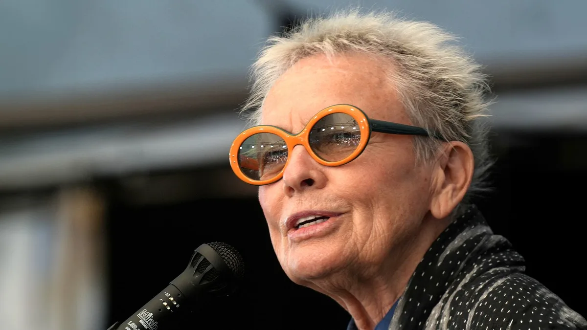 Laurie Anderson entregará una obra que nadie podrá leer hasta 2114: será la nueva autora secreta de la Biblioteca del Futuro