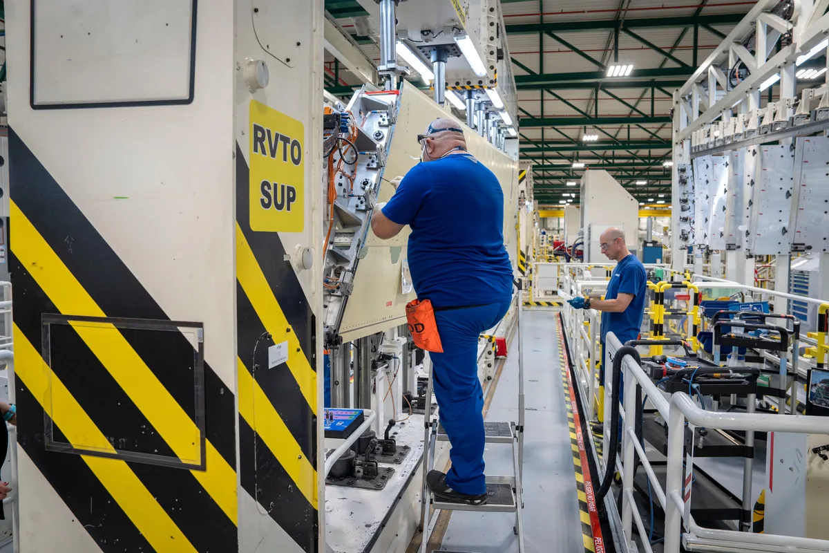 Airbus estrena la unificación de su planta en Cádiz: “Ha permitido revertir dos plantas no rentables en un modelo de eficiencia”