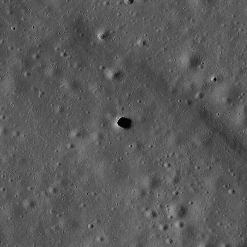 Actualité : Ce trou béant sur la Lune intrigue les scientifiques depuis 2009 : la Nasa va enfin sonder ce qu’il cache