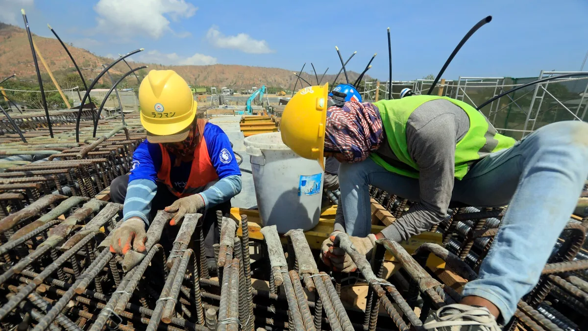 Concursos de obras públicas promovidos até julho caem 28% para 4.935 milhões de euros