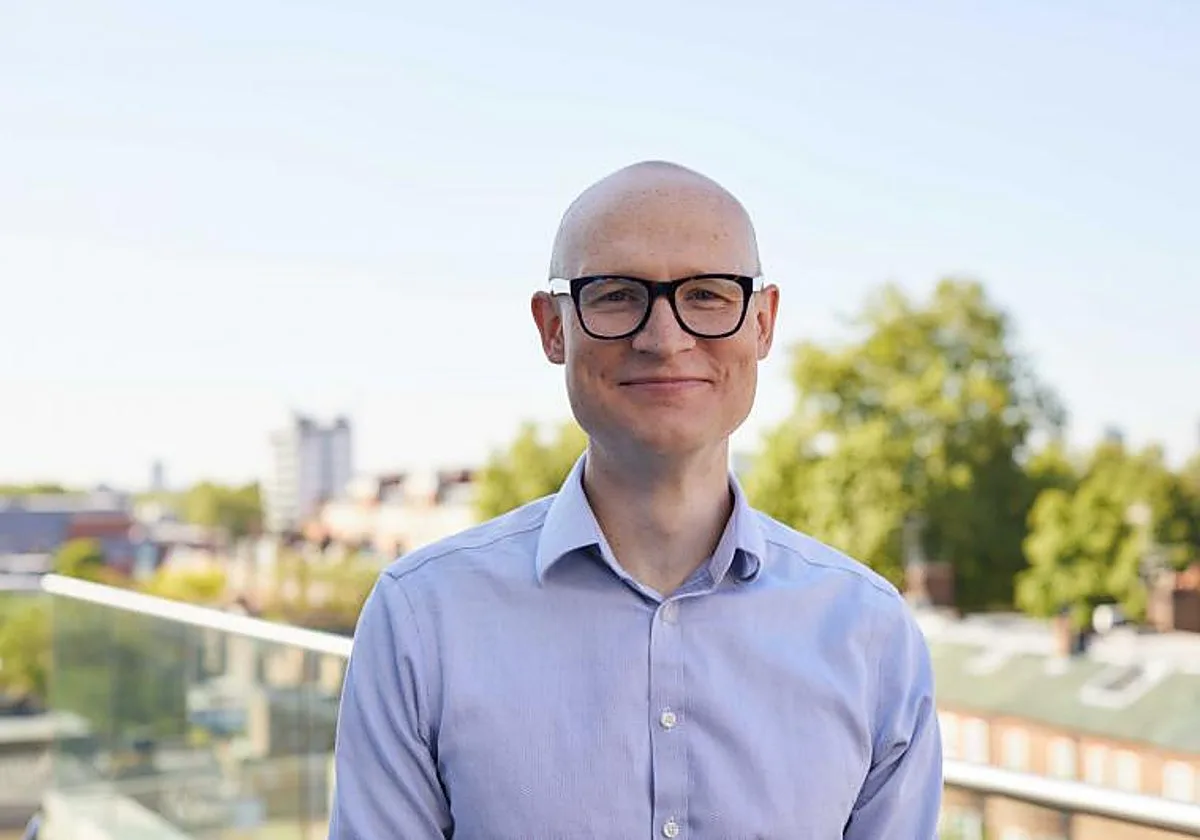 De diseñar aviones a pilotar la lucha contra el cáncer: el investigador Ben O'Leary aterriza en Málaga