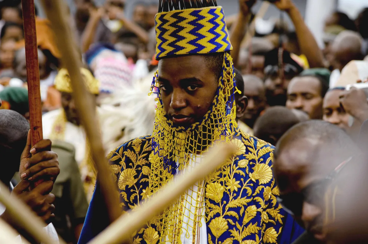 Oyo Nyimba, el ‘rey niño’ tribal de Uganda, fallece a los 34 años