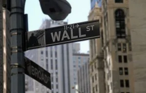 Dow Jones Futuro cai com petróleo em alta e incerteza sobre cessar-fogo EUA-Irã