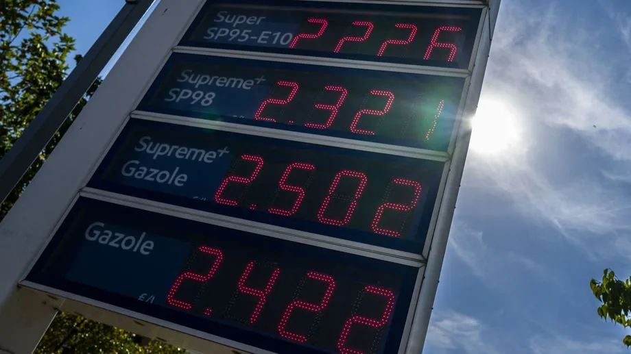 Prix des carburants : quand et de combien le litre de gazole va-t-il baisser après les annonces de Sébastien Lecornu ?