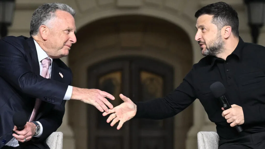 Ucrânia: após reunião com enviados dos EUA, Zelensky insiste em diálogo direto com Putin para o fim do conflito