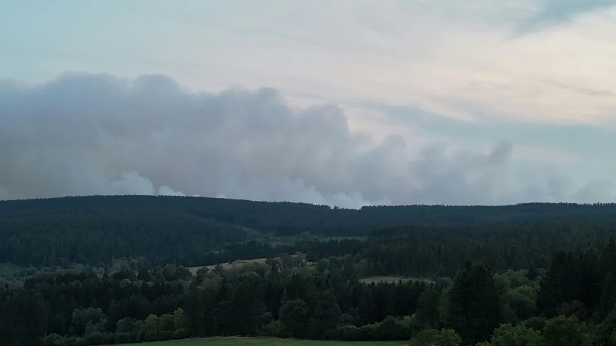 Brand in Belgien: Eifel-Ort Monschau hofft auf Entspannung der Lage durch Regen