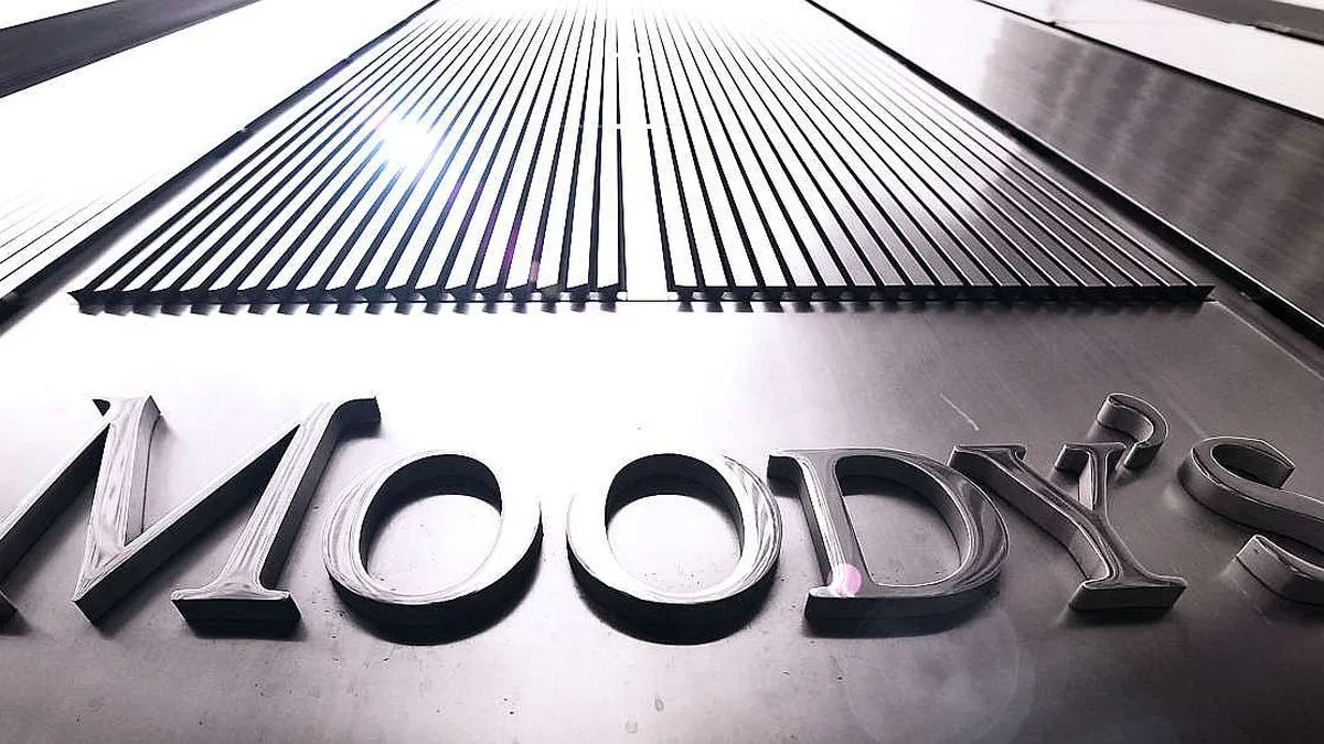 Moody's estima que los bancos podrían prestar u$s6.100 millones a no exportadores y habla de riesgo sistémico
