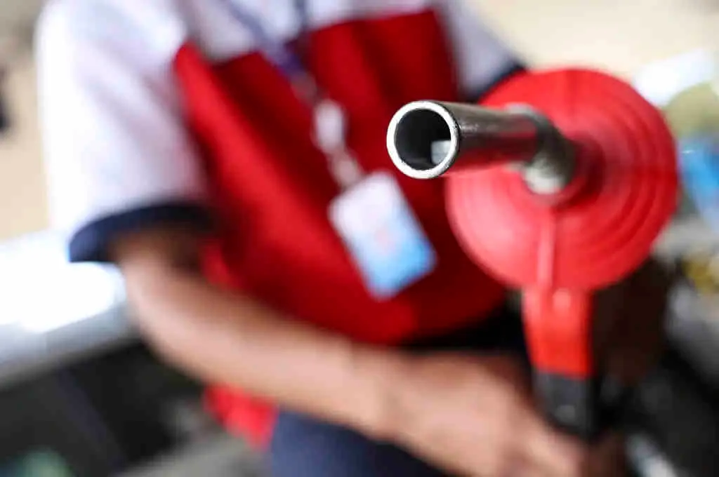Diesel tem defasagem de 3,38 reais e governo decide até sábado tamanho do subsídio