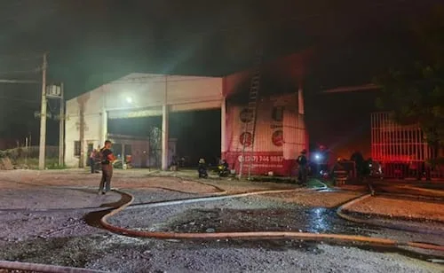 Fiscalía de Sinaloa abre investigación sobre incendio en bodega