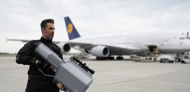Como funcionam os sistemas antidrones para evitar acidentes em aeroportos?
