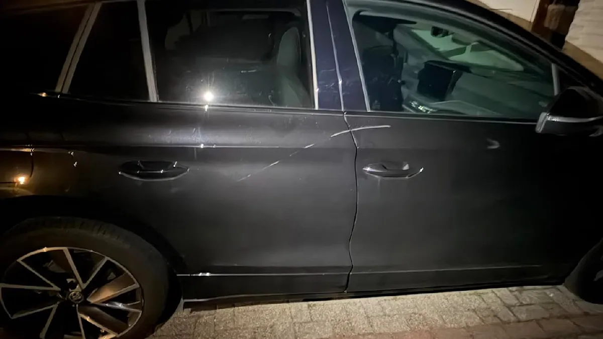 Polizeieinsatz! Ermittlungsverfahren! - SPD‑Politikerin soll Ex das Auto zerkratzt haben