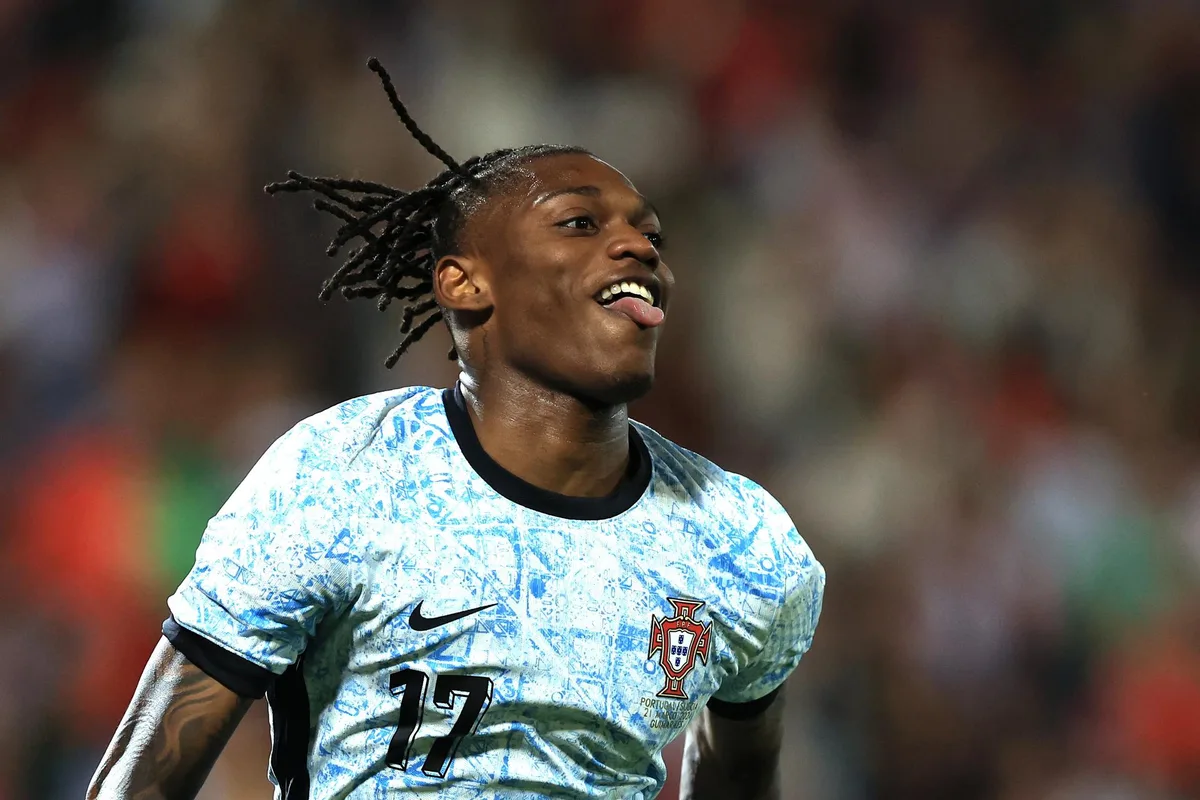 El delantero portugués Rafael Leão dejó atrás Milán para probar mejor suerte en Estambul