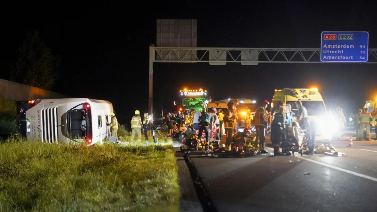 Niederlande: Bus mit deutschen Schülern verunglückt - Elf Verletzte