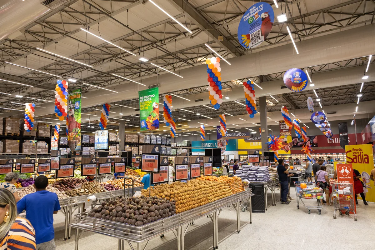 Grupo DB celebra 44 anos com ofertas e ações especiais no mês de outubro