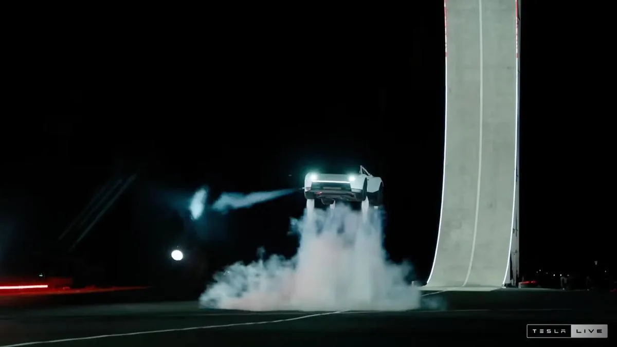 How does Tesla’s Roadster fly? | Explained