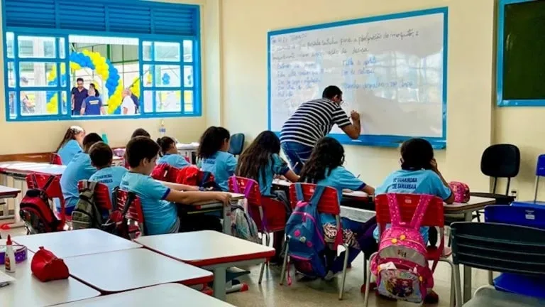 Fiasco do Ideb é também consequência de um Sistema de Diário de Classe que adoece professor