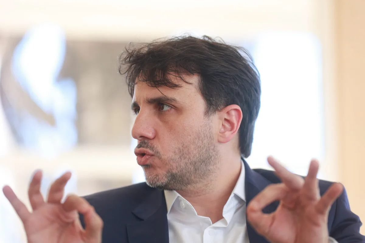 Renan reage à decisão de Toffoli que suspendeu campanha: “absurdo jurídico”