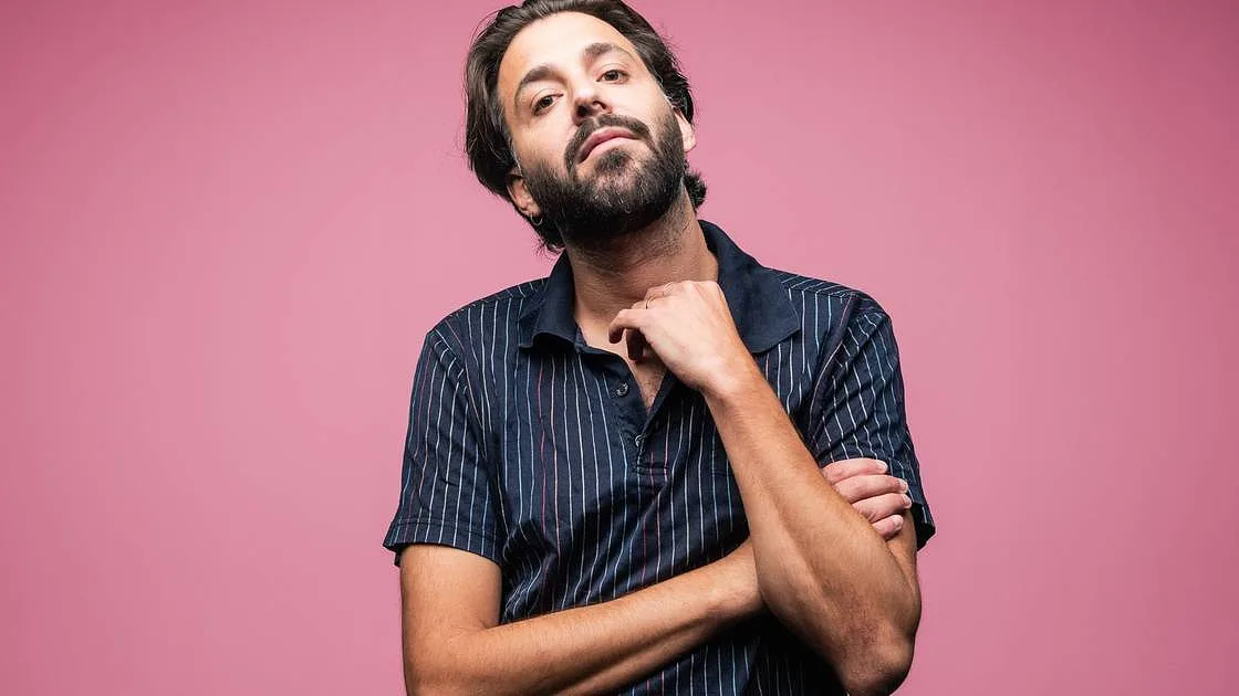 “Sou senhorio em Lisboa, inquilino em Barcelona. Tenho conflitos com os meus privilégios. É difícil ser socialista”