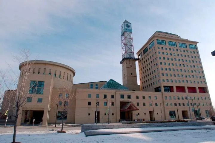Parrish, Crombie tied in race to become Mississauga’s next mayor, according to poll