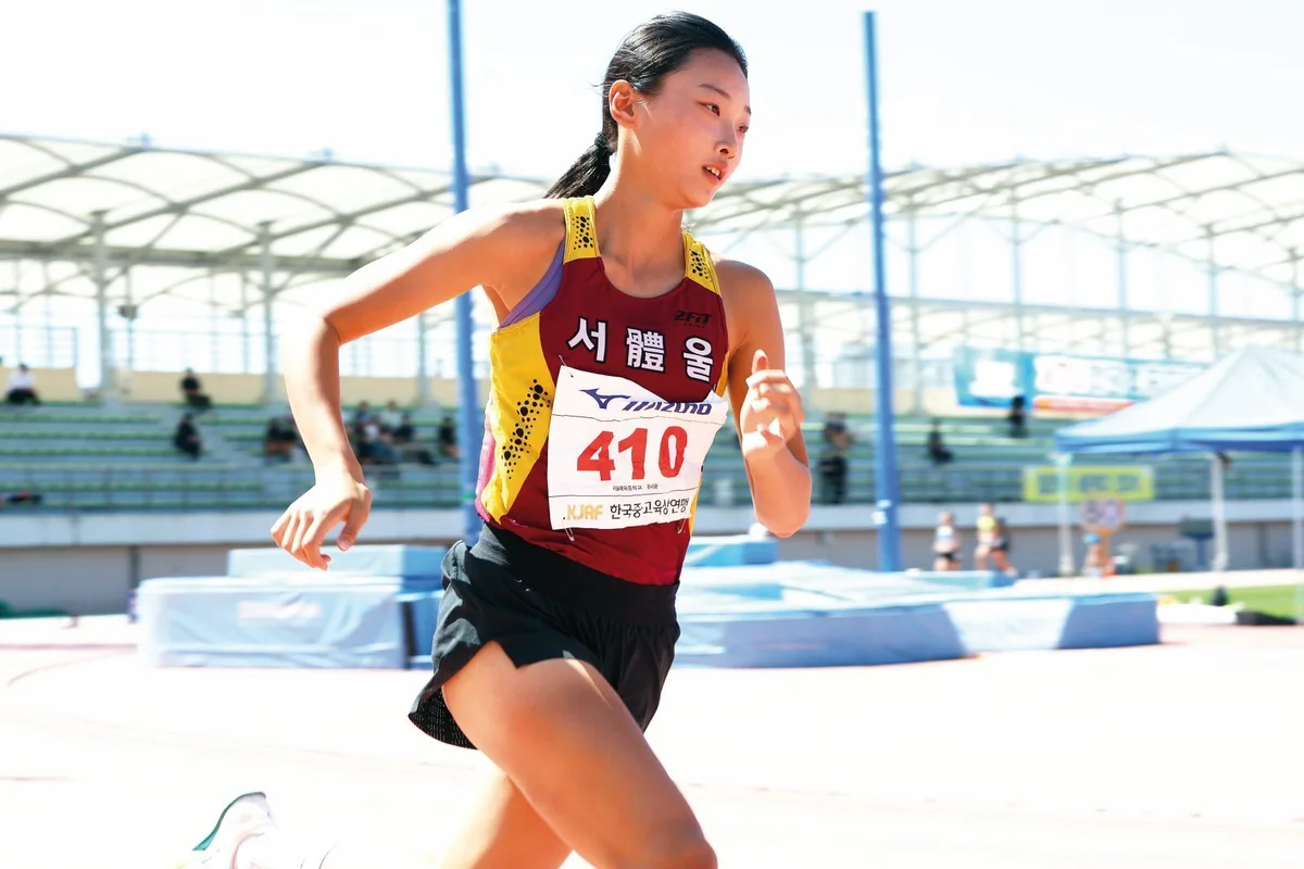 왕서윤, 여중부 200m 한국 기록 또 경신…올해만 ‘7번째’