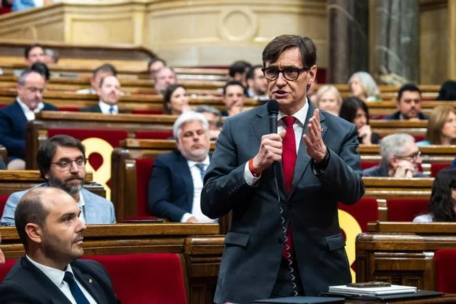 Illa afronta su tercer año de mandato con dos asignaturas atravesadas: maestros y trenes