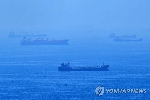 이란, 일방적 '블랙리스트' 선박 45척 공개…해운업계 불안