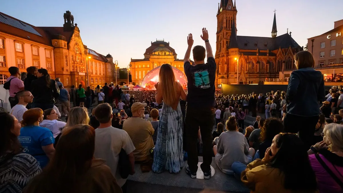 Demokratie- und Musik-Festival: Zehntausende Besucher zum „Kosmos“-Festival erwartet