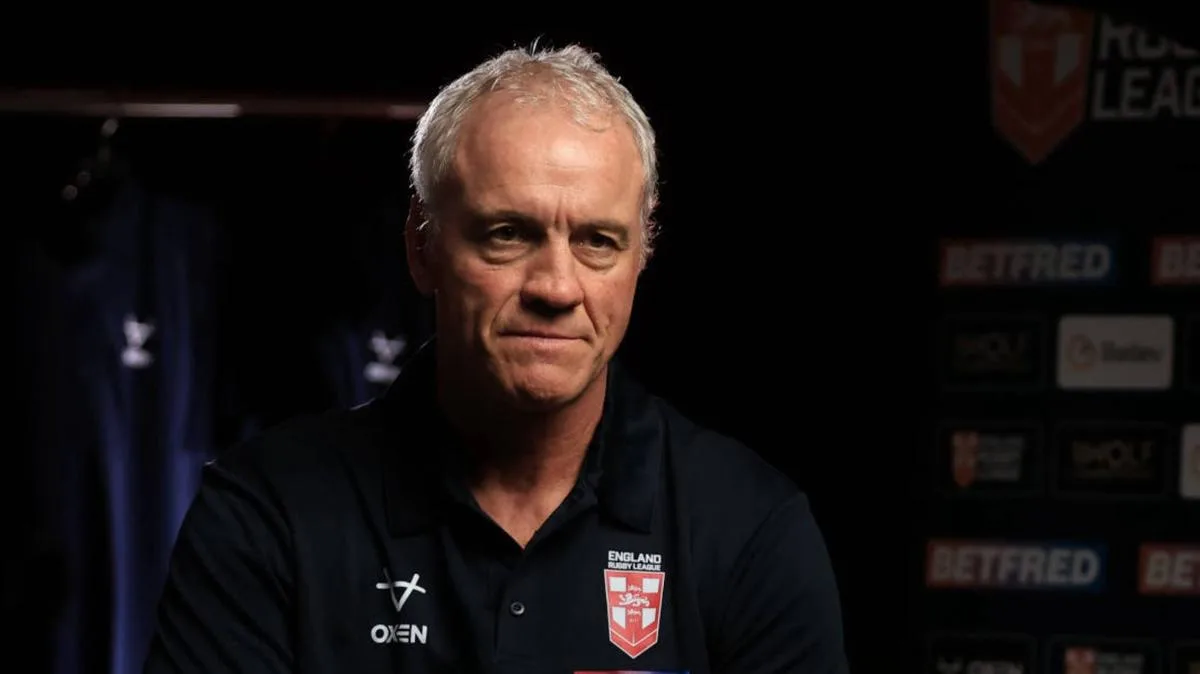England coach not amused with bizarre route to Perth for Rugby League World Cup opener
