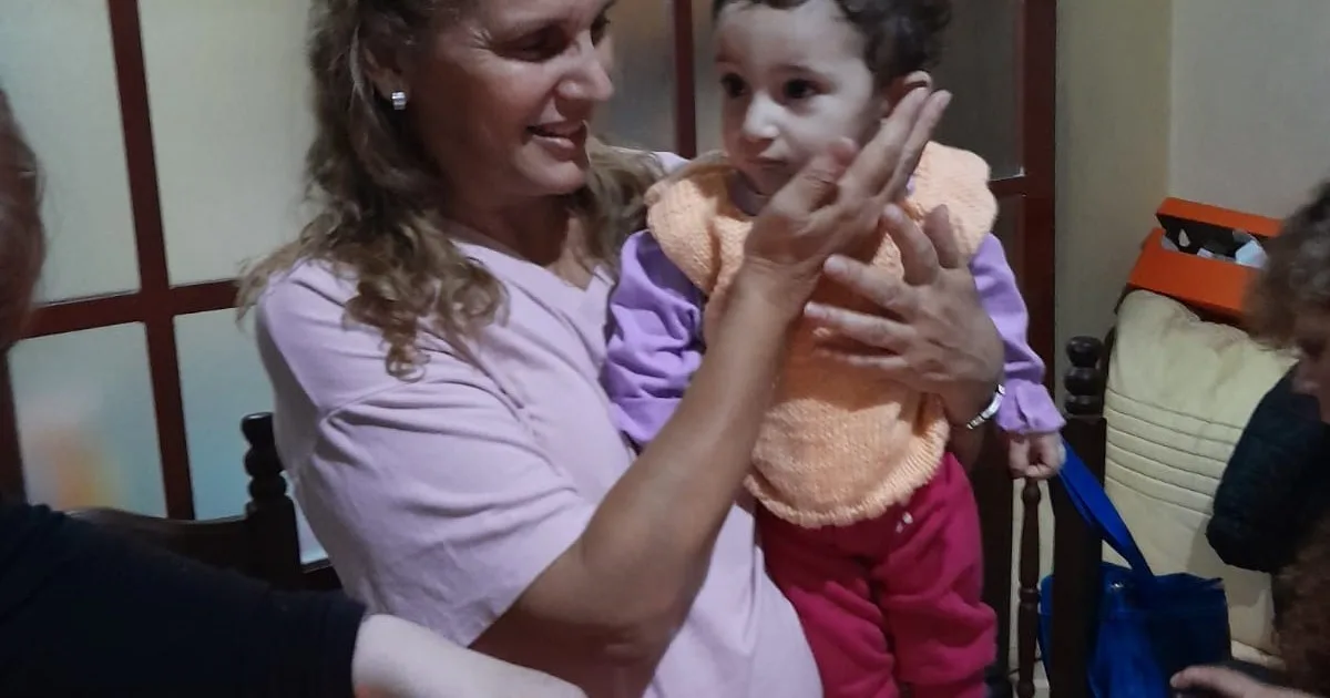 Madres después de los 50: dos historias de espera y un embarazo que llegó cuando nadie lo creía