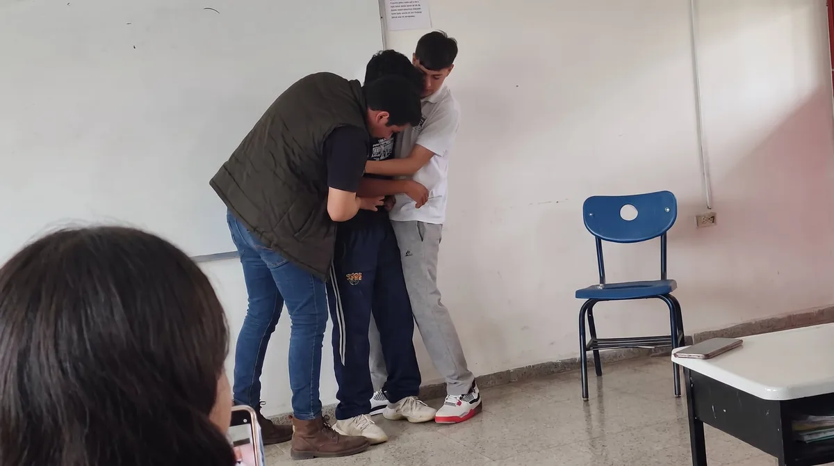 Separan de su cargo a profesor de secundaria en Guanajuato por conductas inapropiadas con sus alumnos