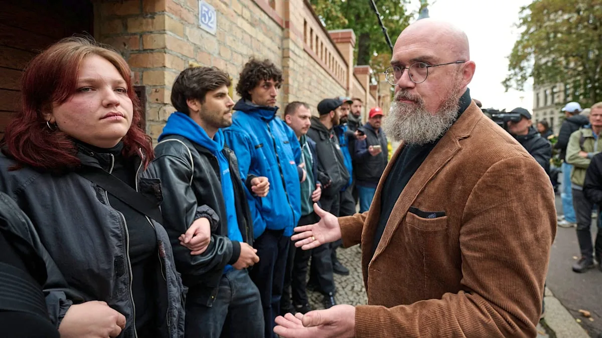 AfD-Politiker Tillschneider will an Halle-Gedenken teilnehmen – und wird von Menschenkette blockiert