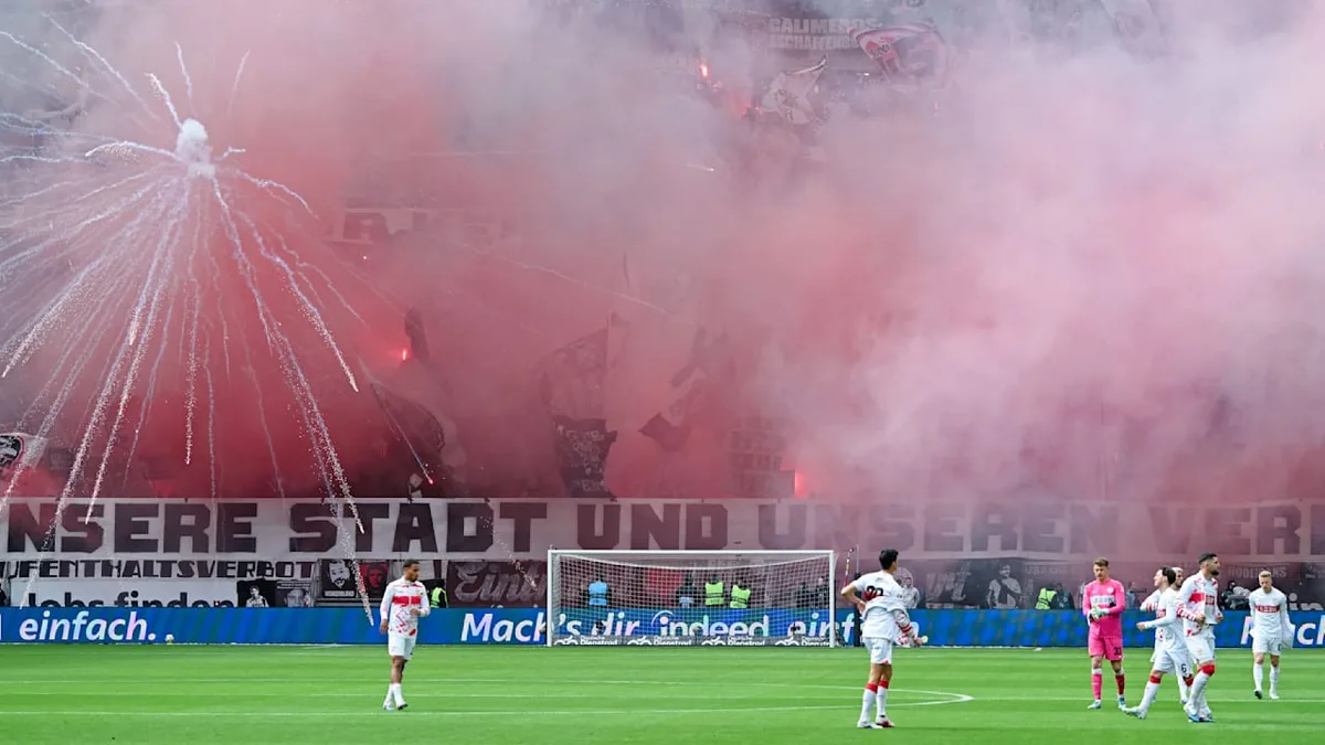 Nach Pyro-Skandal gegen Stuttgart - Hammer-Strafe für Eintracht Frankfurt!