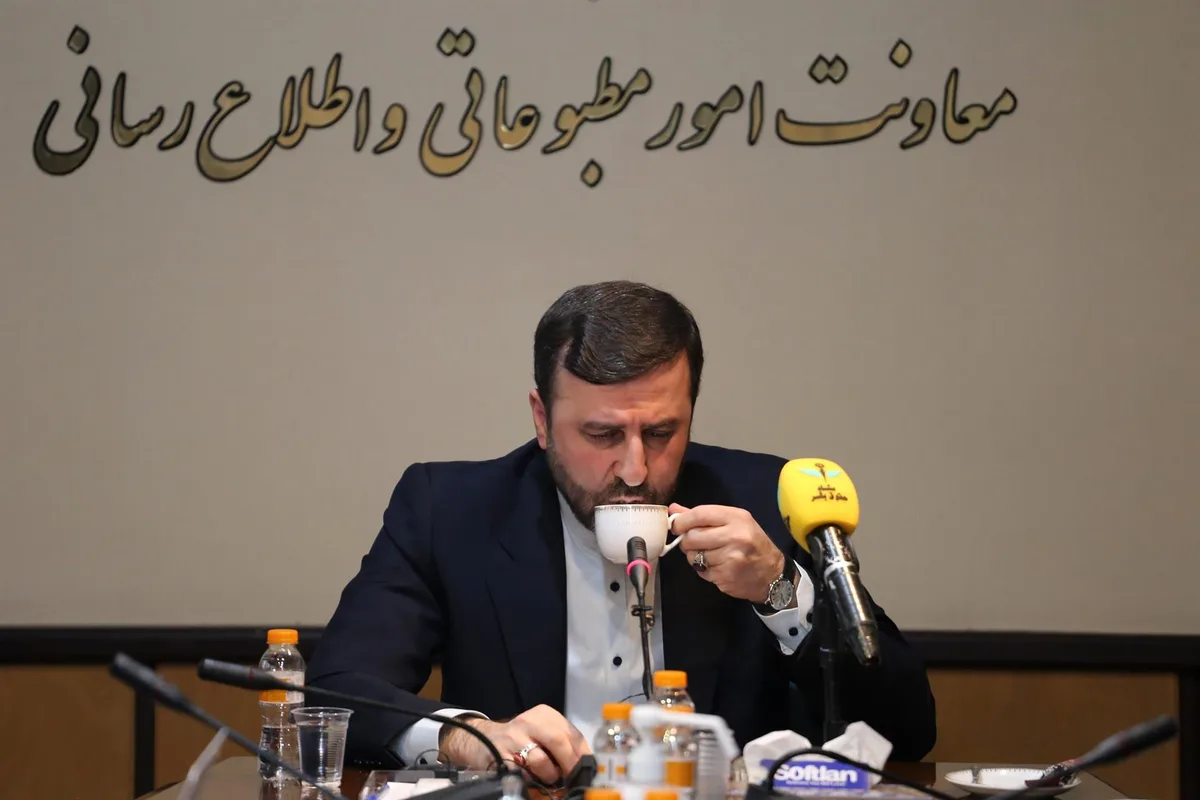 Irán llama "esquizofrénico" a Trump y pide a la comunidad internacional no secundar las sanciones "ilegales"