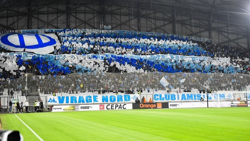 Ligue 1: l'OM sanctionné de la fermeture d'une tribune à cause des incidents contre le PSG