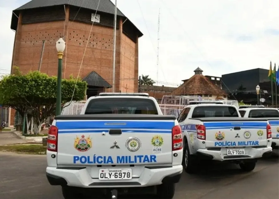 Adolescente de 17 anos é detida após pilotar moto sem CNH e fugir da PM