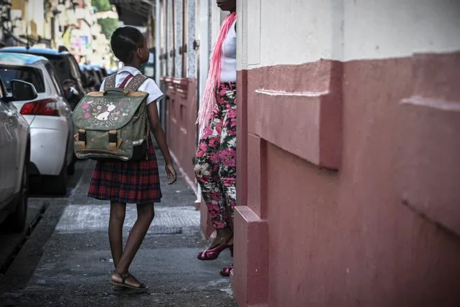 En Guadeloupe, les jeunes élèves priées de mettre des shorts sous leurs jupes