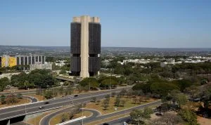 Focus mantém inflação de 2026 em 5,02% e reduz projeção para PIB de 2027
