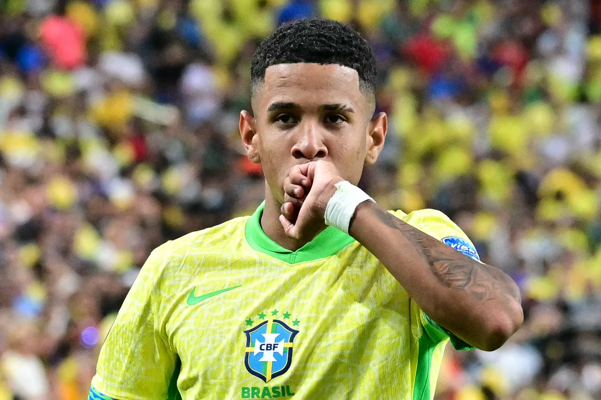 Imprensa britânica afirma que Tottenham contratou o brasileiro Savinho