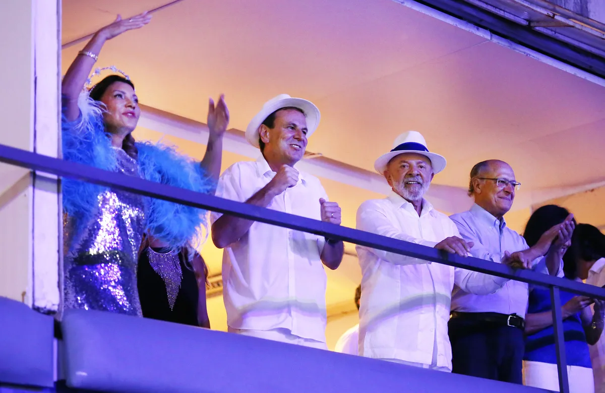Ação do Novo leva TSE a investigar Lula por desfile de Carnaval