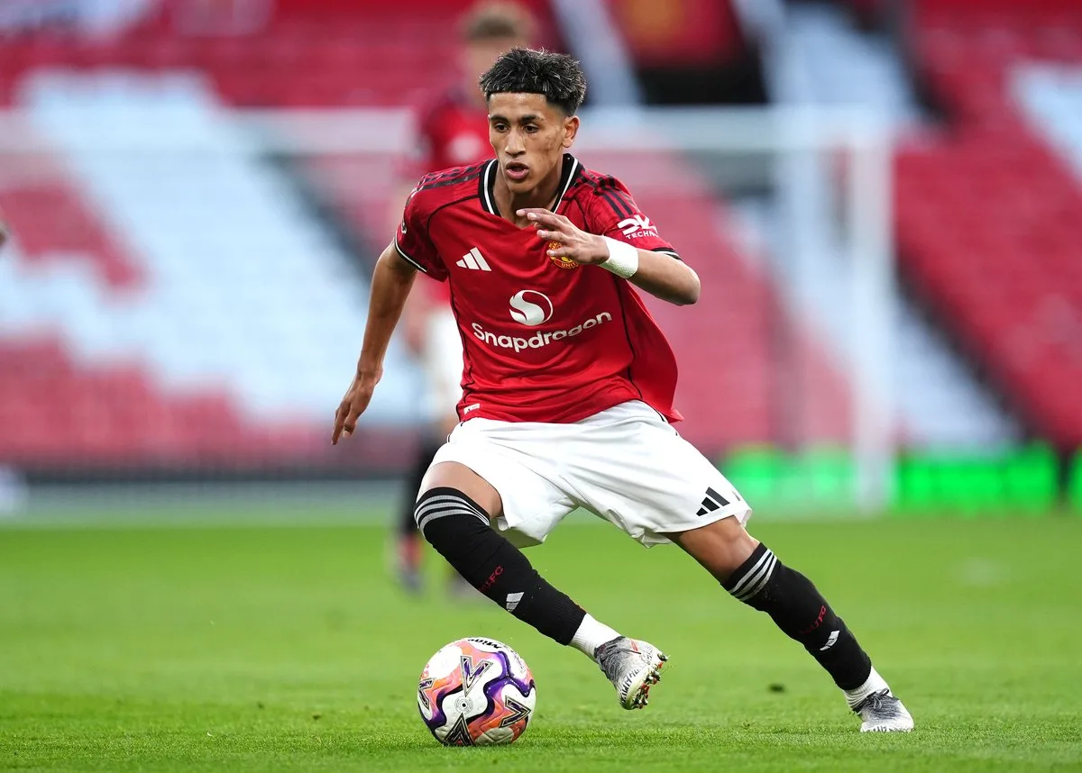 JJ Gabriel to Barcelona twist as Manchester United transfer decision revealed after talks opened