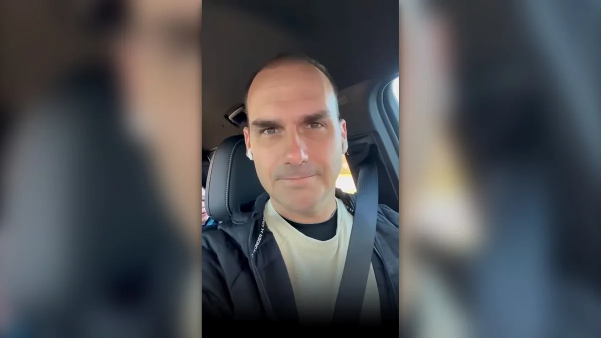 Eduardo reage a decisão de Moraes: “Tumultua o país”