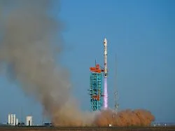 Will zu SpaceX aufschließen: China gelingt senkrechte Raketenlandung auf Beinen