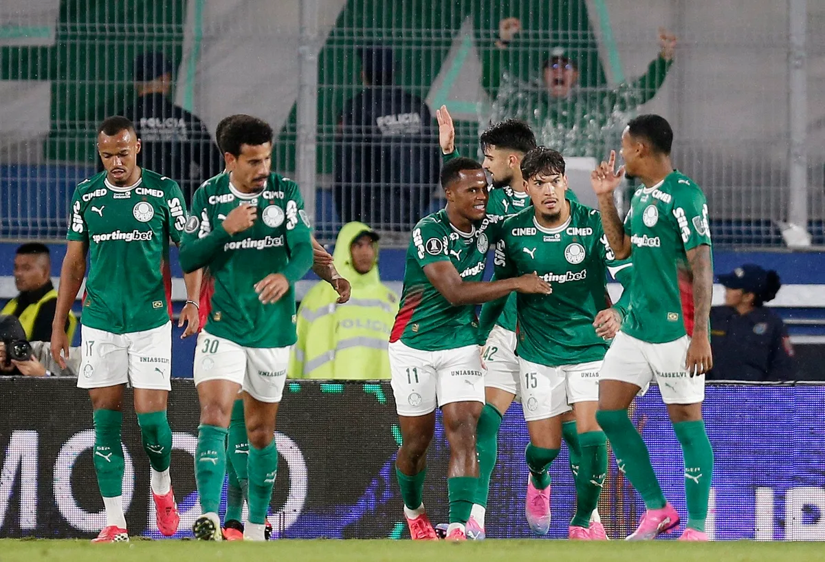 "A gente está com fome de títulos": como Palmeiras encara críticas e nova sequência de decisões